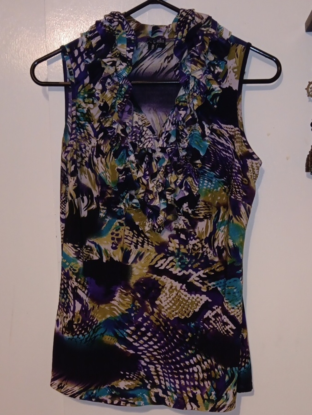 Milano Sleeveless Ruffle V-Neck Camisole in Purple, Teal & Black
